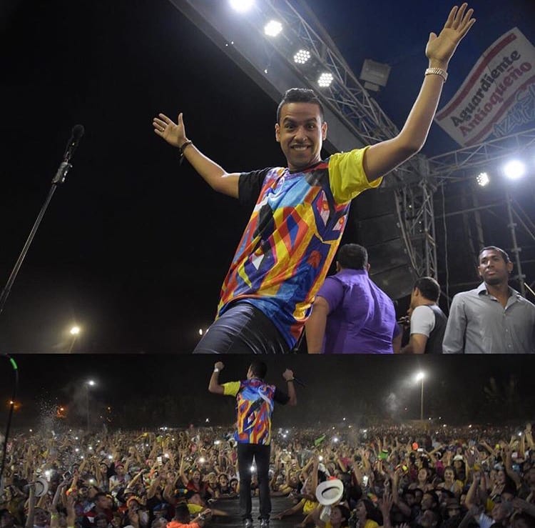 8. El Gran Martín Elías suspendió concierto en Juan de Acosta por desmanes del público.