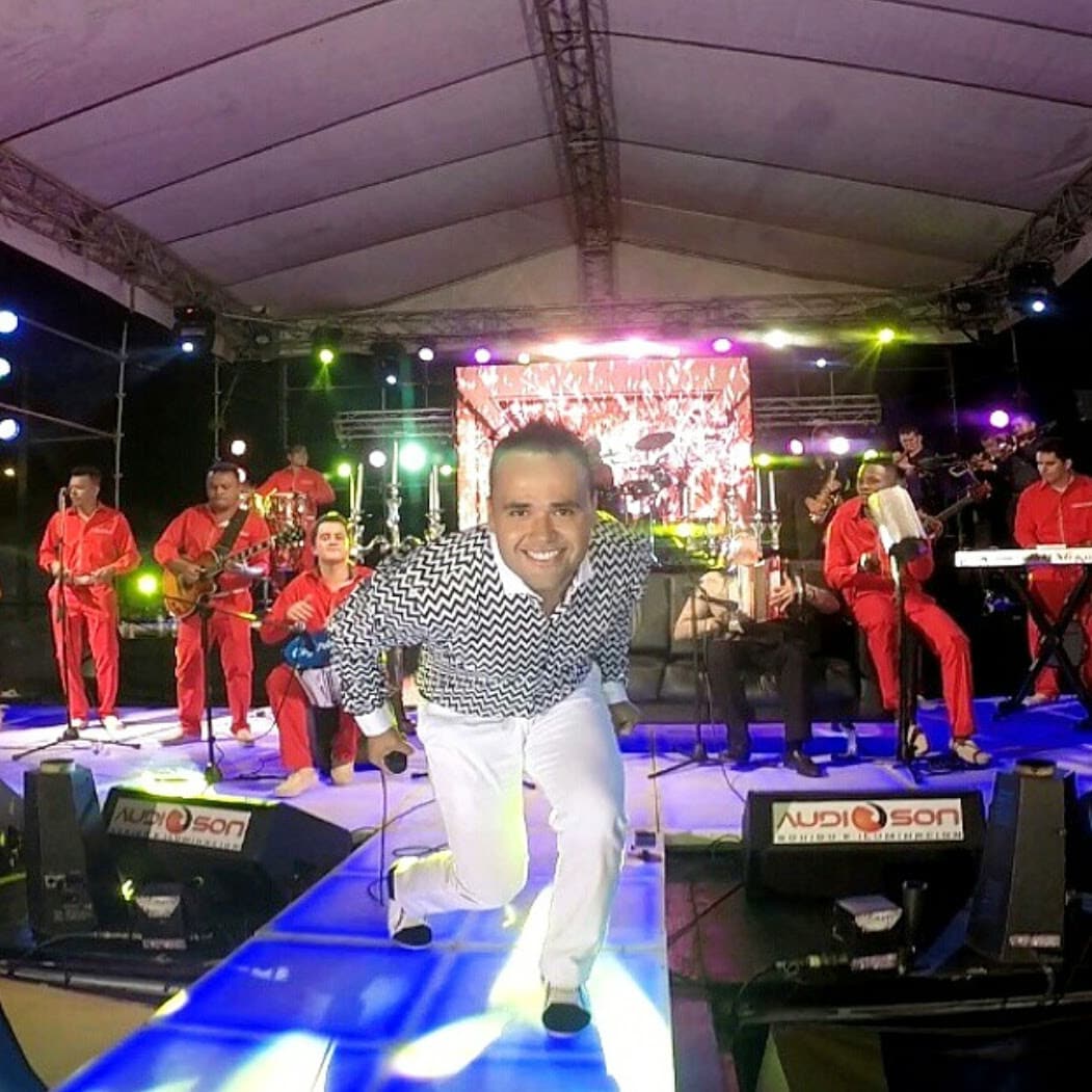 Ciro Quiñónez presenta ‘Mágico’ el DVD en vivo con sus grandes éxitos