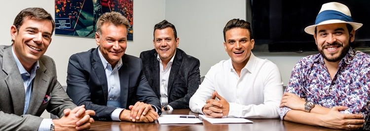 Silvestre Dangond Firmo con WK ENTERTAINMENT